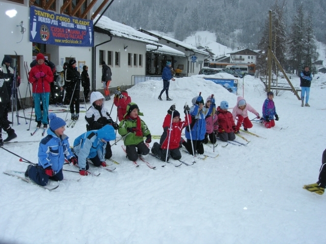  Cursos para niños en la llanura de Falcade 